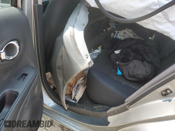 2012 Nissan Versa SV z VIN 3N1CN7AP6CL858151, wystawiony jako Copart lot #59192435 z przebiegiem 134 490 mil mil oraz Szkoda całkowita • Salvage title. Historia ofert i sprzedaży dostępna na DreamBid. Obrazek 12.