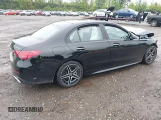 2024 Mercedes-Benz C 300 z VIN W1KAF4HB7RR164070, wystawiony jako IAAI lot #42220022 z przebiegiem 22 290 mil mil oraz . Historia ofert i sprzedaży dostępna na DreamBid. Obrazek 4.