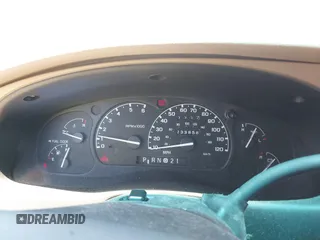 2000 Ford Explorer XLT z VIN 1FMZU73E4YZB70571, wystawiony jako IAAI lot #42317419 z przebiegiem 233 858 mil mil oraz . Historia ofert i sprzedaży dostępna na DreamBid. Obrazek 7.