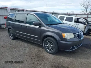 2015 Chrysler Town & Country S with VIN 2C4RC1HG4FR731468, listed as a IAAI auction lot 41902974 with 132,784 mi miles. Bid and sale history available at carsss.com. Image 1.