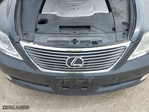 2007 Lexus LS 460 LWB with VIN JTHGL46F475000913, listed as a IAAI auction lot 41878241 with 241,359 mi miles. Bid and sale history available at carsss.com. Image 6.