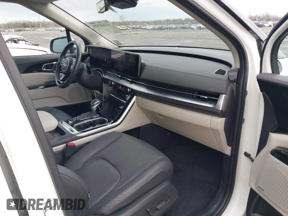 2024 Kia Carnival SX Prestige with VIN KNDNE5H33R6340918, listed as a IAAI auction lot 41469325 with 15,695 mi miles and . Bid and sale history available at DreamBid. Image 5.