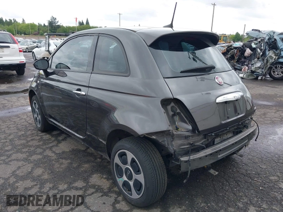 2017 FIAT 500e z VIN 3C3CFFGE5HT697541, wystawiony jako IAAI lot #42139647 z przebiegiem 61 623 mil mil oraz . Historia ofert i sprzedaży dostępna na DreamBid. Obrazek 3.