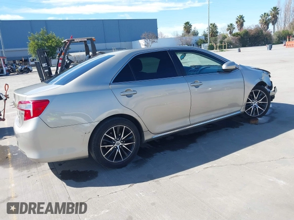 2014 Toyota Camry L with VIN 4T4BF1FK9ER393634, listed as a IAAI auction lot 41641748 with 52,017 mi miles. Bid and sale history available at carsss.com. Image 4.