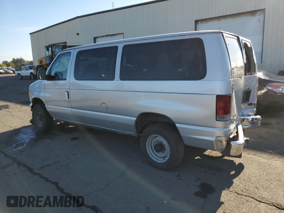 2007 Ford Econoline Passenger XL with VIN 1FBNE31L67DB06686, listed as a Copart auction lot 71796304 with 268,977 mi miles and Salvage Title. Bid and sale history available at carsss.com. Image 2.