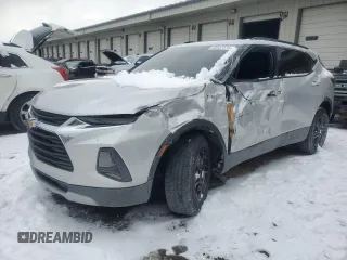 2020 Chevrolet Blazer LT z VIN 3GNKBJR45LS600001, wystawiony jako Copart lot #45557575 z przebiegiem 84 824 mil mil oraz Szkoda całkowita • Salvage title. Historia ofert i sprzedaży dostępna na DreamBid. Obrazek 1.