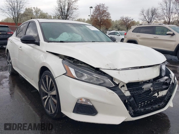 2019 Nissan Altima SR with VIN 1N4BL4CV4KN319945, listed as a IAAI auction lot 41953274 with 131,402 mi miles and . Bid and sale history available at carsss.com. Image 1.