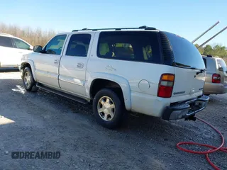 2002 Chevrolet Suburban LS with VIN 3GNEC16Z72G205717, listed as a IAAI auction lot 41700921 with 1 mi miles. Bid and sale history available at carsss.com. Image 3.