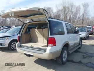 2006 Ford Expedition Eddie Bauer z VIN 1FMPU18566LA95837, wystawiony jako IAAI lot #41739584 z przebiegiem 248 823 mil mil oraz . Historia ofert i sprzedaży dostępna na DreamBid. Obrazek 4.