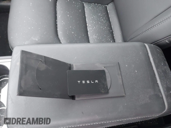 2025 Tesla Model Y Long Range with VIN 7SAYGDED9SF248370, listed as a IAAI auction lot 41336869 with 2,499 mi miles and . Bid and sale history available at DreamBid. Image 11.