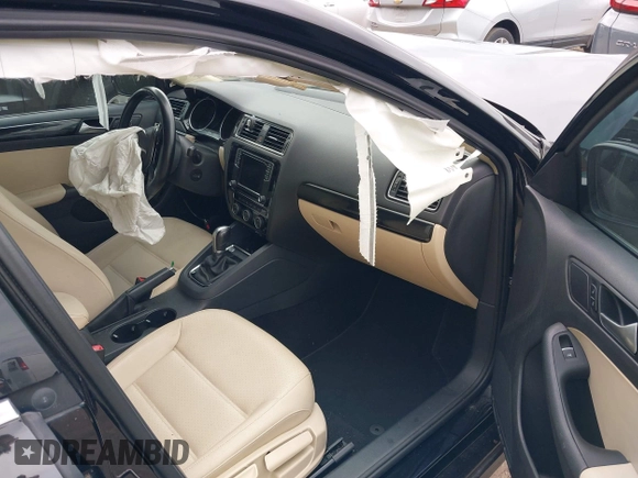 2017 Volkswagen Jetta SEL z VIN 3VWL17AJ1HM406515, wystawiony jako IAAI lot #42660560 z przebiegiem 88 253 mil mil oraz . Historia ofert i sprzedaży dostępna na DreamBid. Obrazek 5.