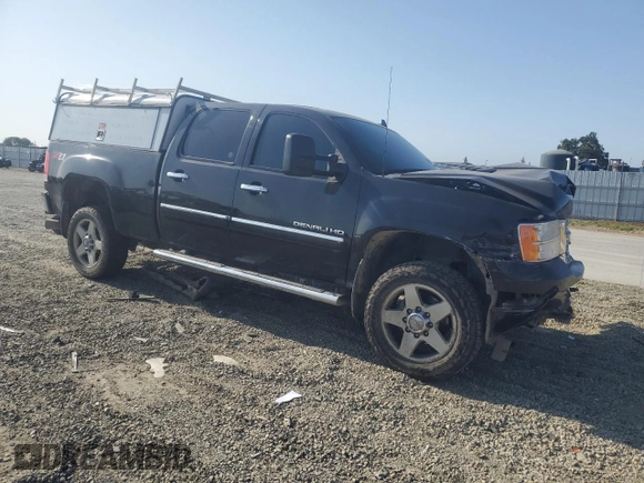 2011 GMC Sierra 2500HD Denali z VIN 1GT125C84BF262407, wystawiony jako Copart lot #59627705 z przebiegiem 155 259 mil mil oraz Szkoda całkowita • Salvage title. Historia ofert i sprzedaży dostępna na DreamBid. Obrazek 4.