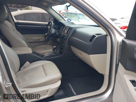 2007 Chrysler 300 Touring with VIN 2C3KA53G47H871375, listed as a IAAI auction lot 41914348 with 149,950 mi miles. Bid and sale history available at carsss.com. Image 5.