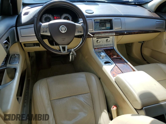 2011 Jaguar XF Premium with VIN SAJWA0GB1BLS08325, listed as a Copart auction lot 61190335 with 61,656 mi miles and Salvage title. Bid and sale history available at DreamBid. Image 8.