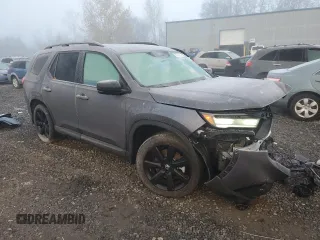 2025 Honda Pilot Black Edition with VIN 5FNYG1H93SB009593, listed as a Copart auction lot 82700014 with 7,518 mi miles and Salvage Title. Bid and sale history available at carsss.com. Image 4.