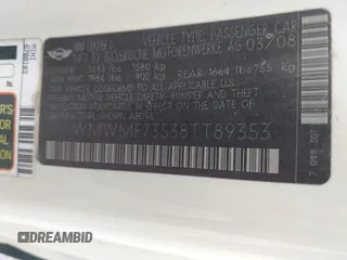 2008 MINI Hardtop S z VIN WMWMF73538TT89353, wystawiony jako IAAI lot #42647235 z przebiegiem 145 321 mil mil oraz . Historia ofert i sprzedaży dostępna na DreamBid. Obrazek 9.