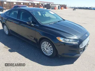 2013 Ford Fusion SE Hybrid with VIN 3FA6P0LUXDR298606, listed as a IAAI auction lot 41976525 with 121,660 mi miles. Bid and sale history available at carsss.com. Image 1.