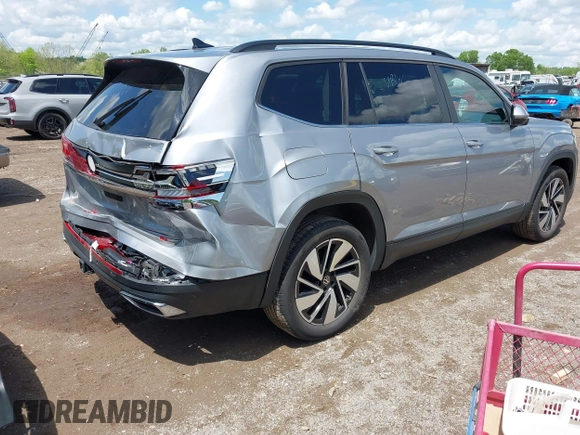 2024 Volkswagen Atlas SE with VIN 1V2HR2CA4RC577309, listed as a IAAI auction lot 42107825 with 25,694 mi miles and . Bid and sale history available at DreamBid. Image 4.