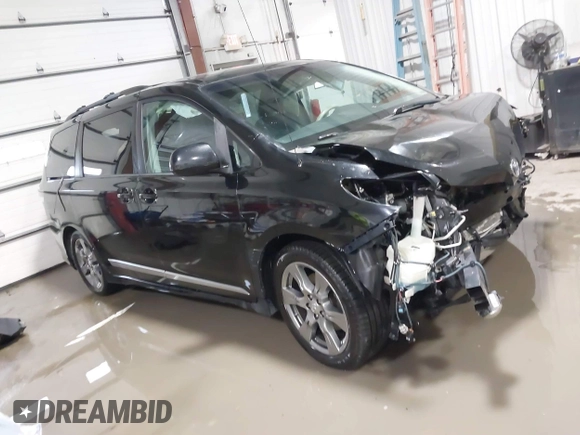 2011 Toyota Sienna SE with VIN 5TDXK3DCXBS067929, listed as a IAAI auction lot 41552044 with 203,697 mi miles. Bid and sale history available at carsss.com. Image 1.