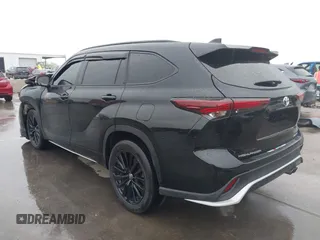 2024 Toyota Highlander LE z VIN 5TDKDRBH3RS537184, wystawiony jako IAAI lot #42108464 z przebiegiem 35 747 mil mil oraz . Historia ofert i sprzedaży dostępna na DreamBid. Obrazek 3.