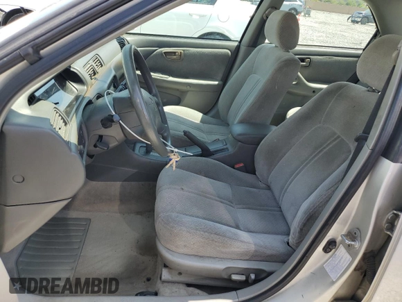 2000 Toyota Camry CE z VIN 4T1BG22K2YU663536, wystawiony jako Copart lot #60101425 z przebiegiem 109 342 mil mil oraz Czysty tytuł • Clean title. Historia ofert i sprzedaży dostępna na DreamBid. Obrazek 7.