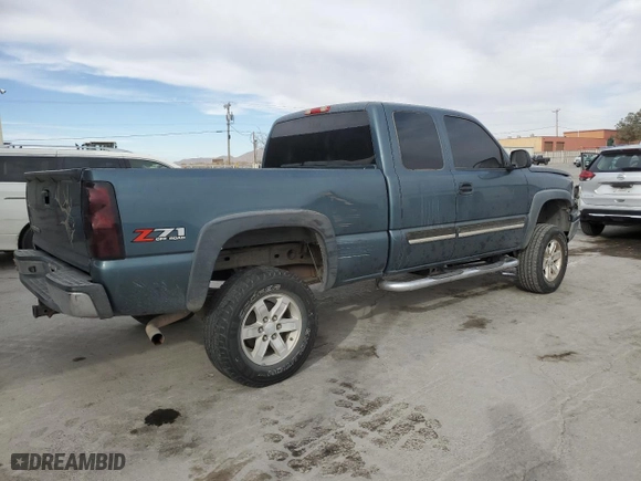 2006 Chevrolet Silverado 1500 LT1 with VIN 1GCEK19Z96Z298740, listed as a Copart auction lot 44992845 with 180,936 mi miles and Salvage Title. Bid and sale history available at carsss.com. Image 3.