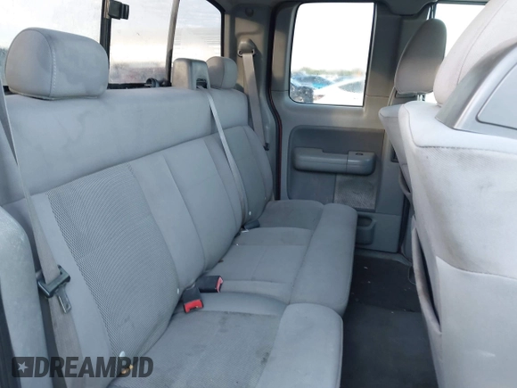 2006 Ford F-150 STX с VIN 1FTRX02W36KC11307, выставлен на аукционе IAAI как лот 42037898 с пробегом 177 405 миль миль и . История ставок и продаж доступна на DreamBid. Изображение 8.