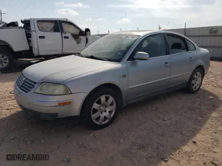 2001 Volkswagen Passat GLX with VIN WVWRH63B21P130371, listed as a Copart auction lot 78907784 with 328,221 mi miles and Clean Title. Bid and sale history available at carsss.com. Image 1.