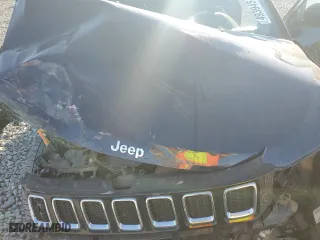 2018 Jeep Compass Latitude with VIN 3C4NJCBB0JT318692, listed as a Copart auction lot 49394515 with 0 mi miles and Salvage Title. Bid and sale history available at carsss.com. Image 13.