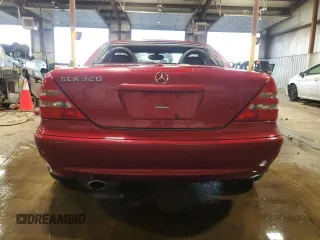 2001 Mercedes-Benz SLK 230/320 z VIN WDBKK65F51F185744, wystawiony jako Copart lot #60072615 z przebiegiem 95 718 mil mil oraz Szkoda całkowita • Salvage title. Historia ofert i sprzedaży dostępna na DreamBid. Obrazek 6.