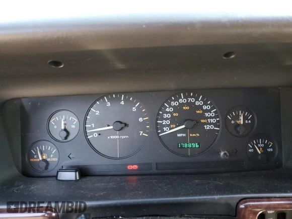 1998 Jeep Grand Cherokee Limited z VIN 1J4GZ88Z1WC231772, wystawiony jako Copart lot #55697775 z przebiegiem 178 896 mil mil oraz Czysty tytuł • Clean title. Historia ofert i sprzedaży dostępna na DreamBid. Obrazek 9.