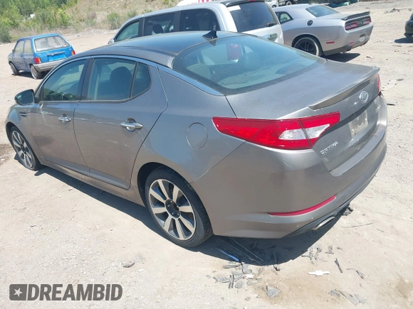 2012 Kia Optima SX z VIN 5XXGR4A64CG031334, wystawiony jako IAAI lot #42045187 z przebiegiem 251 069 mil mil oraz . Historia ofert i sprzedaży dostępna na DreamBid. Obrazek 3.