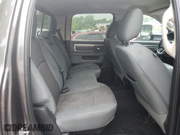 2018 Ram 3500 Big Horn z VIN 3C63RRHL0JG199965, wystawiony jako Copart lot #59881035 z przebiegiem 108 305 mil mil oraz Czysty tytuł • Clean title. Historia ofert i sprzedaży dostępna na DreamBid. Obrazek 11.
