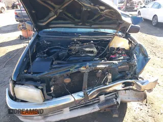 1996 Toyota T100 DX z VIN JT4TN12D4T0016257, wystawiony jako IAAI lot #40964830 z przebiegiem 121 817 mil mil oraz . Historia ofert i sprzedaży dostępna na DreamBid. Obrazek 10.