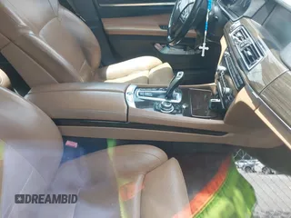 2010 BMW 7 Series 750Li xDrive с VIN WBAKC8C55ACY68983, выставлен на аукционе IAAI как лот 42501264 с пробегом 204 955 миль миль и . История ставок и продаж доступна на DreamBid. Изображение 5.
