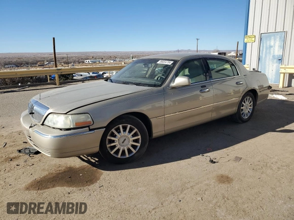 2006 Lincoln Town Car Signature z VIN 1LNHM81W76Y608239, wystawiony jako Copart lot #86654734 z przebiegiem Nie podano mil oraz Szkoda całkowita • Salvage title. Historia ofert i sprzedaży dostępna na DreamBid. Obrazek 1.