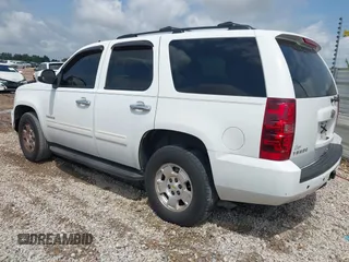 2011 Chevrolet Tahoe LT z VIN 1GNSCBE0XBR135285, wystawiony jako IAAI lot #42317804 z przebiegiem 301 967 mil mil oraz . Historia ofert i sprzedaży dostępna na DreamBid. Obrazek 3.