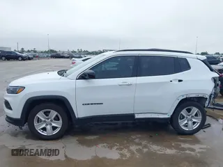 2022 Jeep Compass Latitude with VIN 3C4NJCBB8NT137619, listed as a IAAI auction lot 42211859 with 31,319 mi miles and . Bid and sale history available at DreamBid. Image 15.