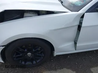 2014 Ford Mustang V6 с VIN 1ZVBP8AM2E5318701, выставлен на аукционе IAAI как лот 42265557 с пробегом 97 870 миль миль и . История ставок и продаж доступна на DreamBid. Изображение 12.