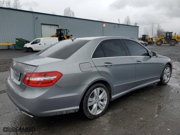 2012 Mercedes-Benz E-Class E 350 Luxury BlueTEC with VIN WDDHF2EB9CA600902, listed as a Copart auction lot 44227745 with 114,229 mi miles and Clean Title. Bid and sale history available at carsss.com. Image 3.