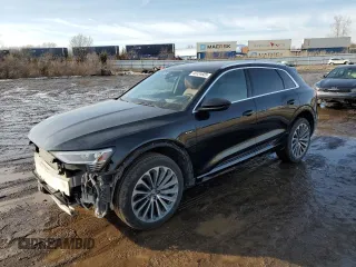 2019 Audi e-tron Prestige with VIN WA1VAAGE5KB005402, listed as a Copart auction lot 46324605 with 72,644 mi miles and Salvage Title. Bid and sale history available at carsss.com. Image 1.