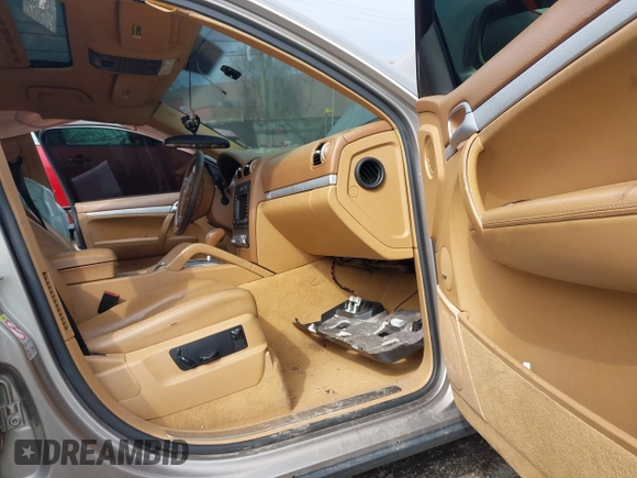 2008 Porsche Cayenne S с VIN WP1AB29PX8LA50620, выставлен на аукционе IAAI как лот 42000403 с пробегом Не указан миль и . История ставок и продаж доступна на DreamBid. Изображение 5.