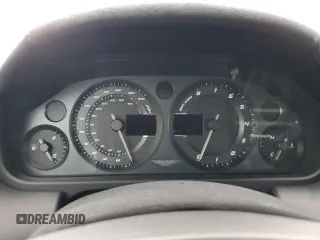 2015 Aston Martin Vantage z VIN SCFEBBAL2FGC18949, wystawiony jako Copart lot #54389965 z przebiegiem Nie podano mil oraz Szkody całkowita. Historia ofert i sprzedaży dostępna na DreamBid. Obrazek 9.