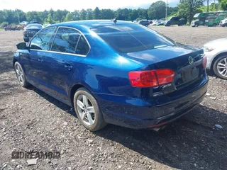 2014 Volkswagen Jetta TDI w/Premium/Nav with VIN 3VWLL7AJ3EM232789, listed as a IAAI auction lot 42737539 with 60,263 mi miles and . Bid and sale history available at DreamBid. Image 3.