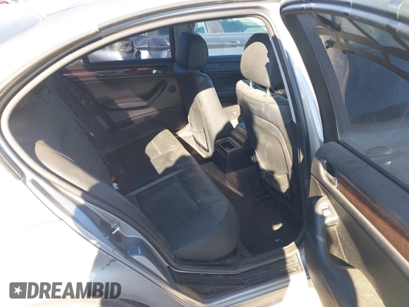 2004 BMW 3 Series 325i with VIN WBAET37414NJ84667, listed as a IAAI auction lot 41723669 with 160,384 mi miles. Bid and sale history available at carsss.com. Image 8.