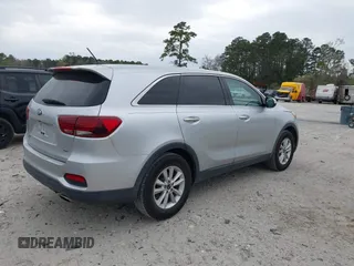2019 Kia Sorento L with VIN 5XYPG4A30KG578171, listed as a IAAI auction lot 41875653 with 113,762 mi miles. Bid and sale history available at carsss.com. Image 4.