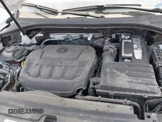 2024 Volkswagen Tiguan SE R-Line Black z VIN 3VVCB7AX5RM053896, wystawiony jako IAAI lot #41883670 z przebiegiem 11 239 mil mil oraz . Historia ofert i sprzedaży dostępna na DreamBid. Obrazek 10.