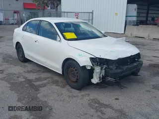 2013 Volkswagen Jetta SE with VIN 3VWDP7AJ2DM407640, listed as a IAAI auction lot 42589327 with 171,134 mi miles and . Bid and sale history available at DreamBid. Image 1.