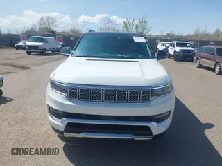 2023 Jeep Grand Wagoneer Series II с VIN 1C4SJSFP4PS556932, выставлен на аукционе IAAI как лот 41949734 с пробегом 63 281 миль миль и . История ставок и продаж доступна на DreamBid. Изображение 12.