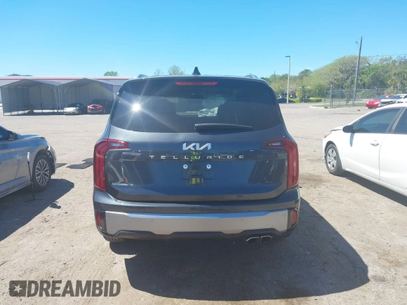 2024 Kia Telluride S with VIN 5XYP64GC4RG413972, listed as a IAAI auction lot 41815853 with 10,500 mi miles and . Bid and sale history available at carsss.com. Image 17.